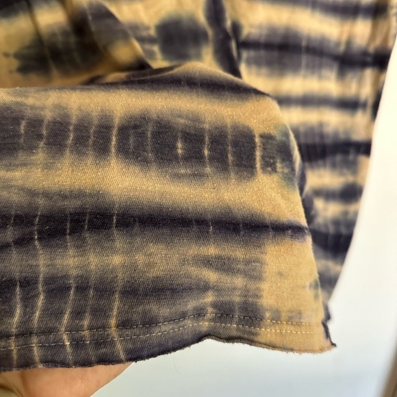 Pam & Gela Tie Die Top Size S - Picture 6 of 6